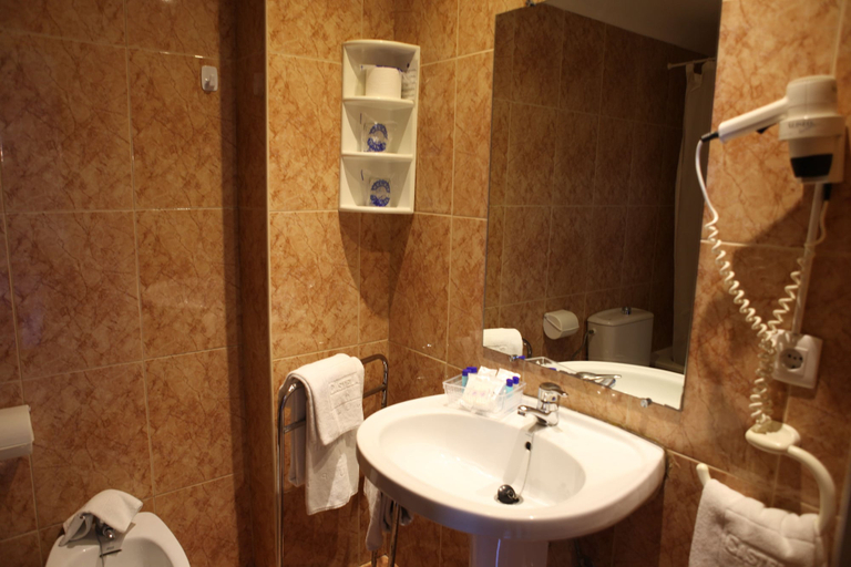 Bathroom 4, Gran Hotel Balneario de Lierganes, Cantabria