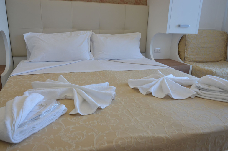 Bedroom 4, Eurhotel, Rimini