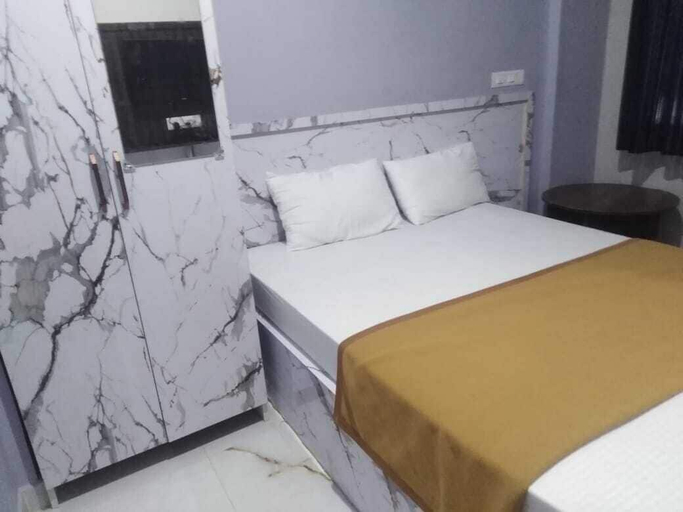 Bedroom 5, SSV Hotel Near Airport by Urban Express, Bangalore Rural