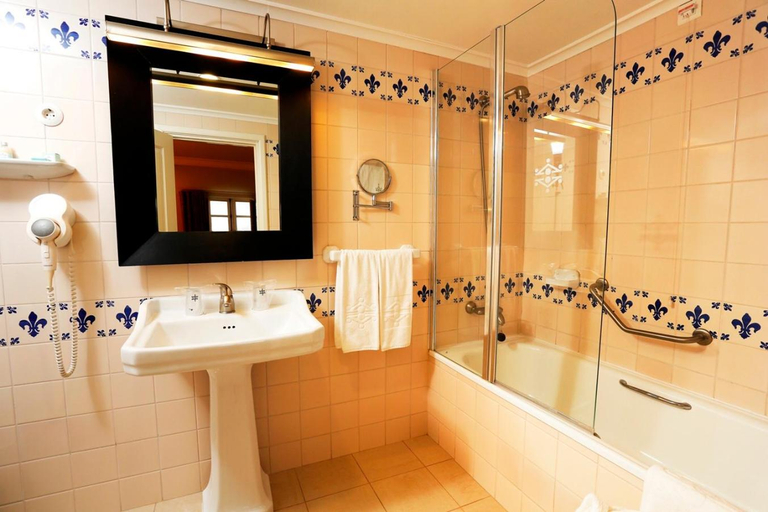 Bathroom 5, Parador Casa Da Insua, Penalva do Castelo