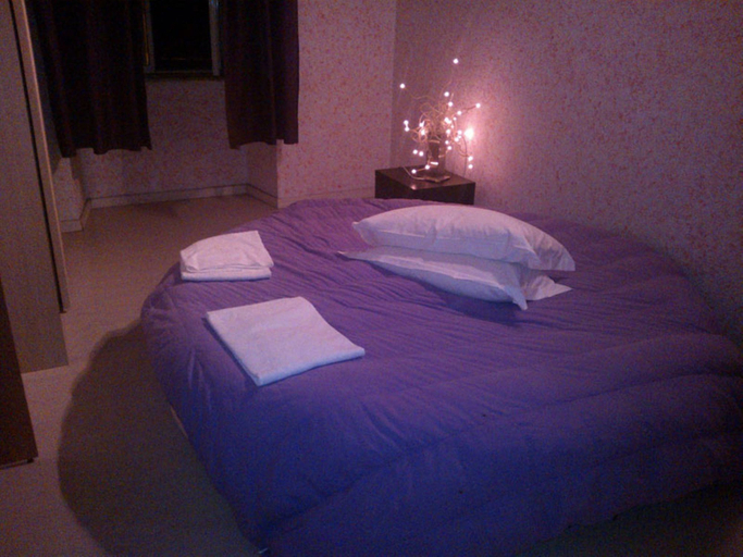 Bedroom 3, Happy Holidays, Rome