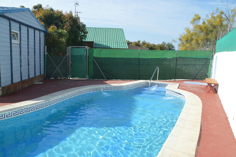 Others 2, Bungalow con piscina cerca de la playa de Torre del Mar Ideal familias, Málaga