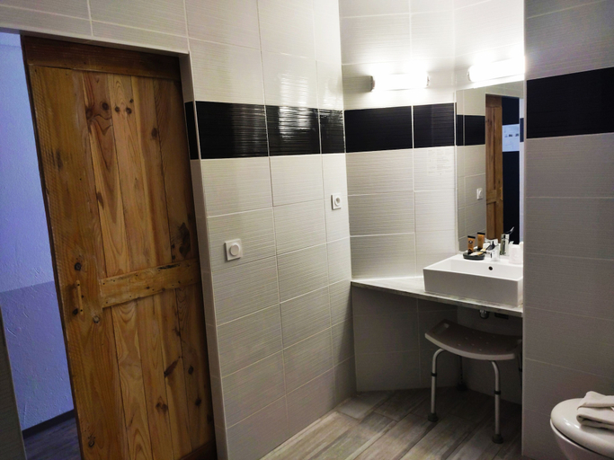 Bathroom 3, Le Nid du Pont de Gau, Bouches-du-Rhône