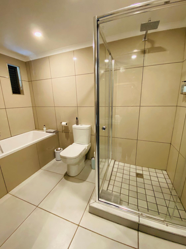 Bathroom 2, Letaba Junction Lodge, Mopani