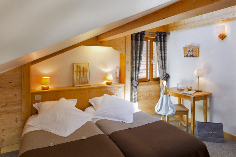 Room 5, Hôtel La Croix Saint Maurice, Haute-Savoie