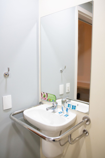 Bathroom 3, ibis budget Muriae, Muriaé