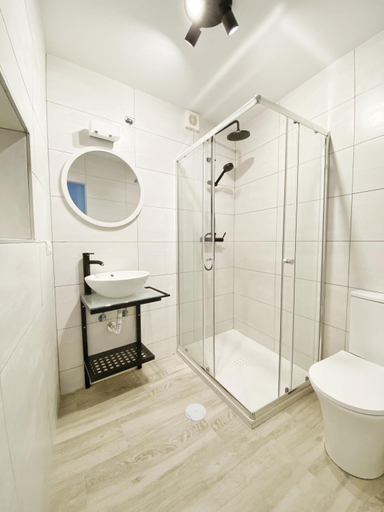 Bathroom 2, Casa Kalameta, Málaga