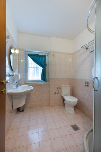 Bathroom 4, Villa Fontana, Trogir