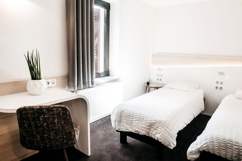 Bedroom 3, Logis Hôtel Au Lion Rouge, Haut-Rhin