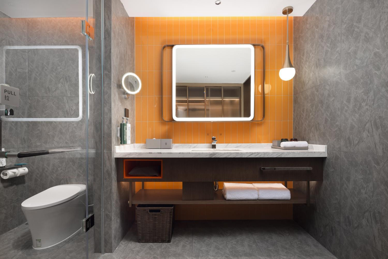 Bathroom 3, Home2 Suites By Hilton Guangzhou Baiyun Airport West, Guangzhou