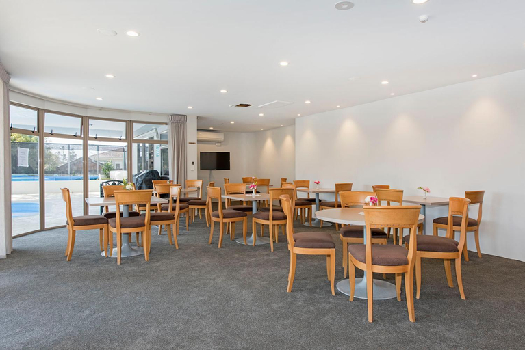 Food & Drinks 5, Carnmore Hotel Takapuna, Waitakere