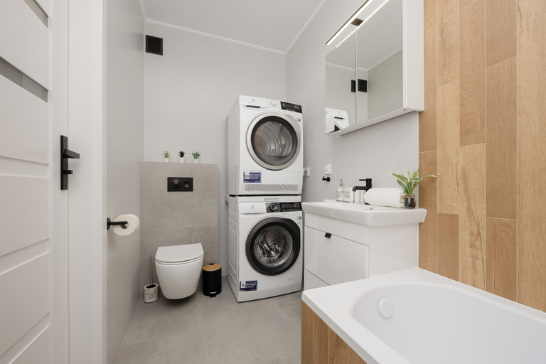Bathroom 4, Apartment With Two Balconies by Renters, Warsaw
