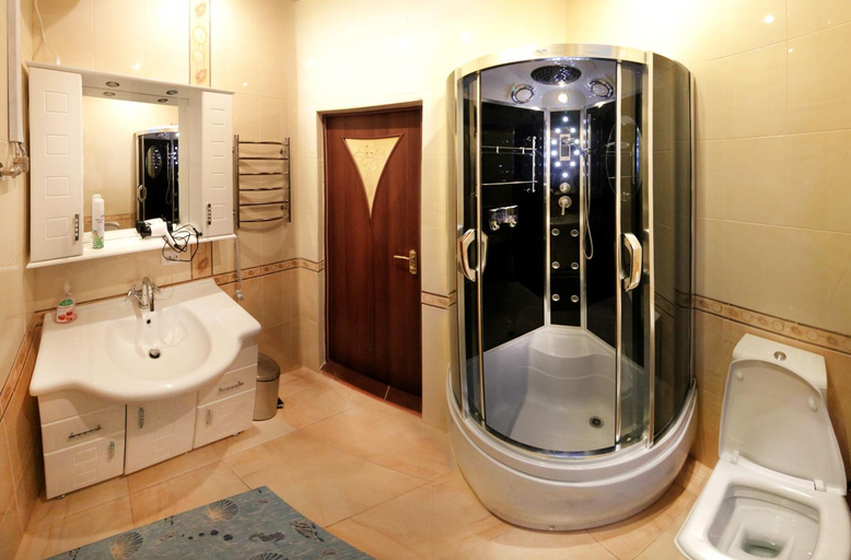 Bathroom 2, Гранд Алексік, Drohobyts'ka