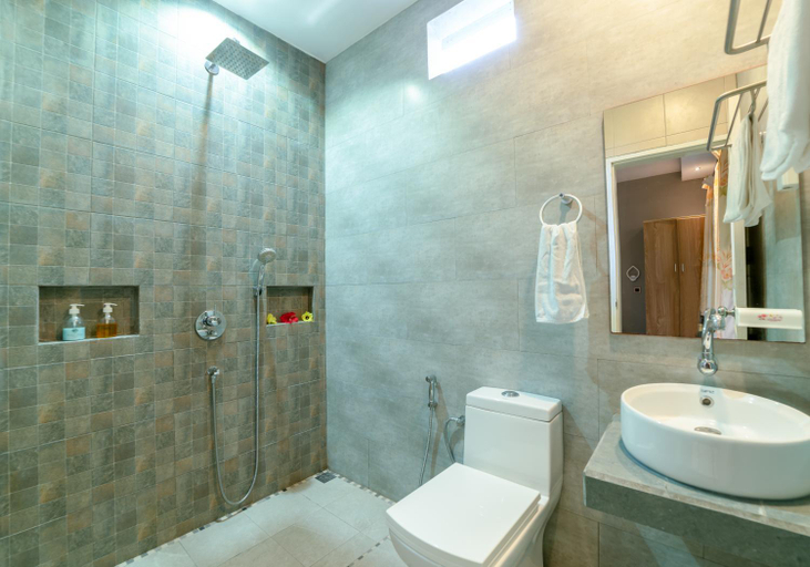 Bathroom 3, Koimala Beach, North Ari Atoll