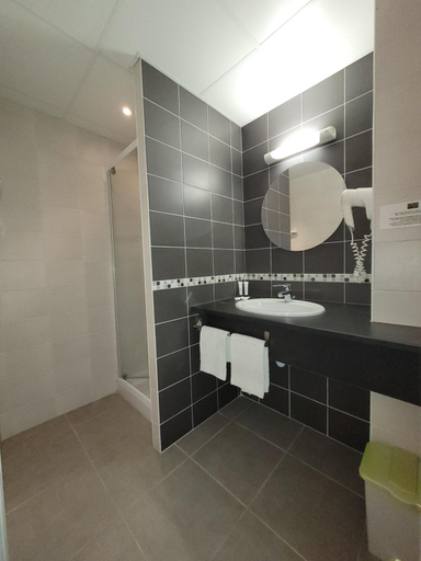 Bathroom, La Croix Blanche, Saône-et-Loire