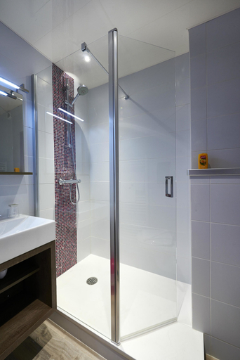Bathroom 5, Logis Hôtel Cozy, Finistère