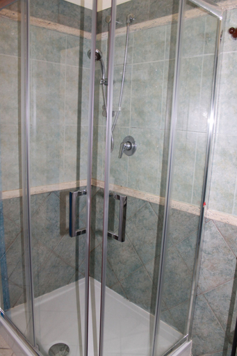 Bathroom 4, Hotel Al Faro, Agrigento