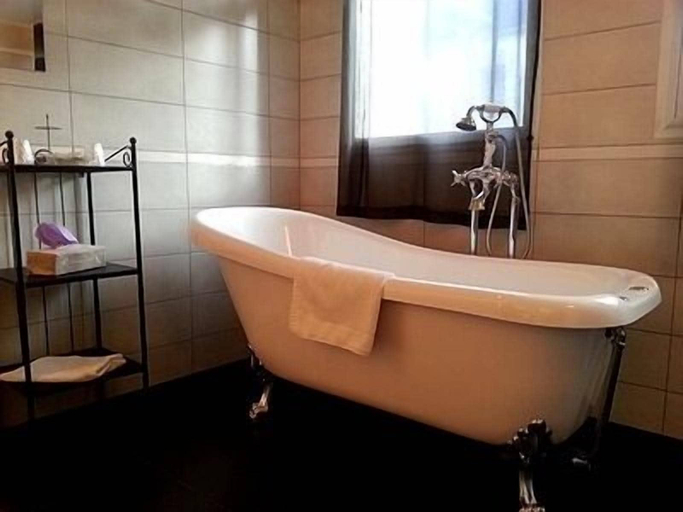 Bathroom, Logis Hôtel Grangier, Lot