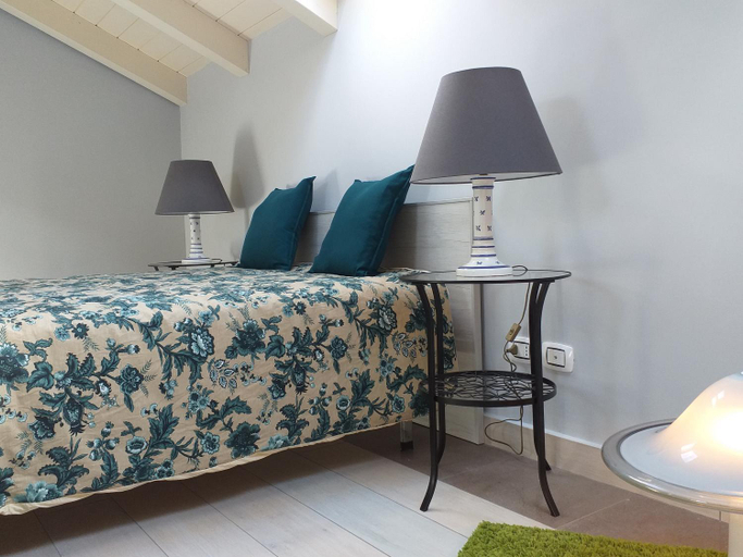 Others 5, Room73, Salerno