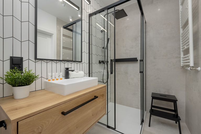 Bathroom 4, Apartment Traugutta Sauna&gym by Renters, Środa Śląska