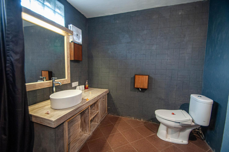 Bathroom 7