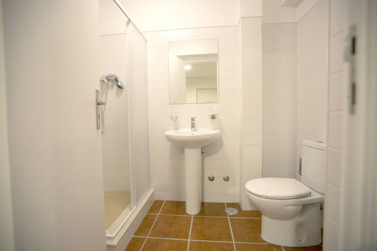 Bathroom 5, Hi Évora - Pousada de Juventude, Évora
