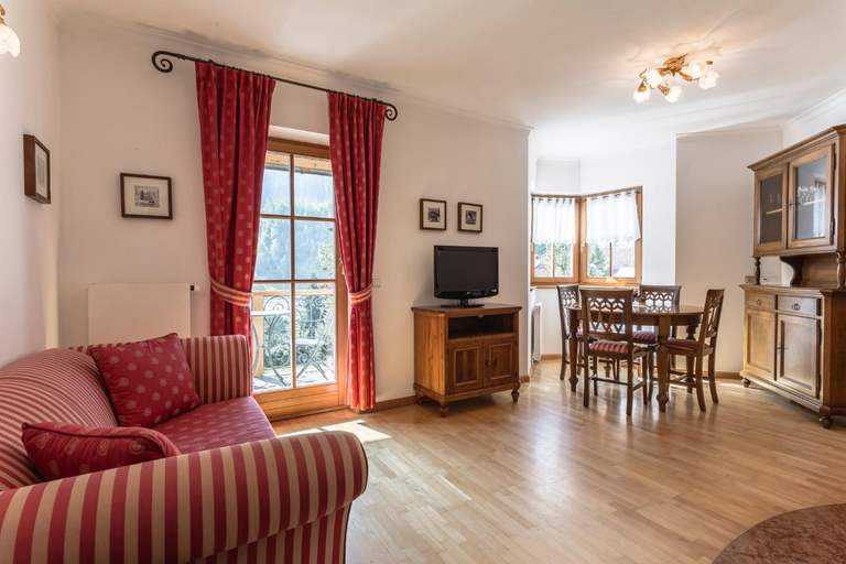 Others 5, Residence Castel, Bolzano