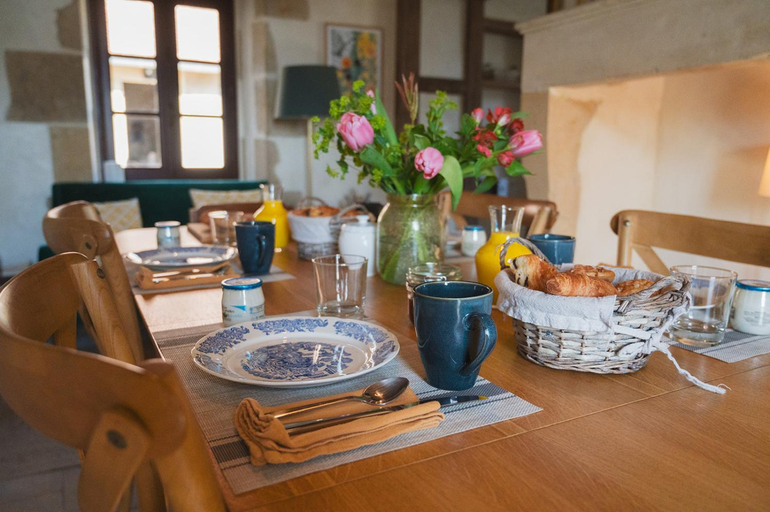 Others 5, La maison d'Apremont, Cher