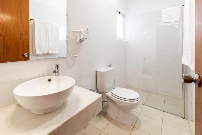 Bathroom 5, Apartamentos Turisticos Pinhal Da Marina, Loulé