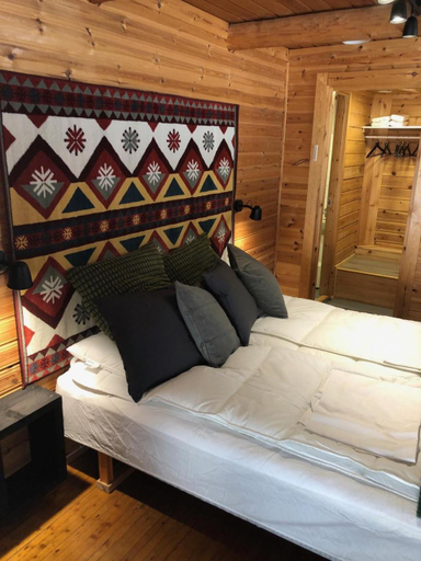 Bedroom, Katka Lake Lodge, Lapland