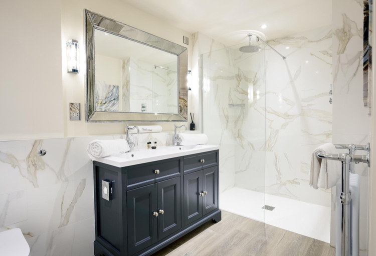 Bathroom 4, Manor House Hotel, Durham