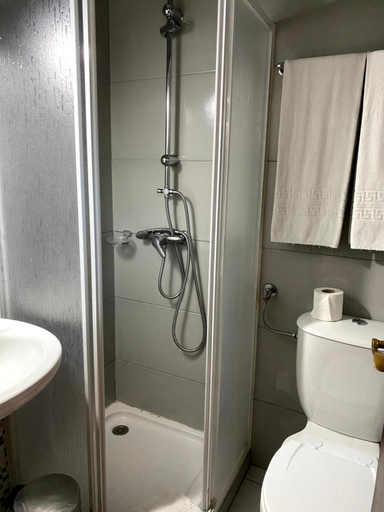 Bathroom 4, Hotel Rubi, Viseu