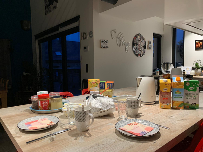 Others 5, Chez Isa, Liège