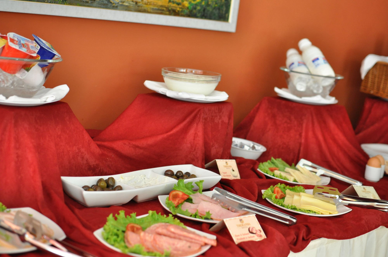Food & Drinks 5, Theranda Hotel, Tiranës