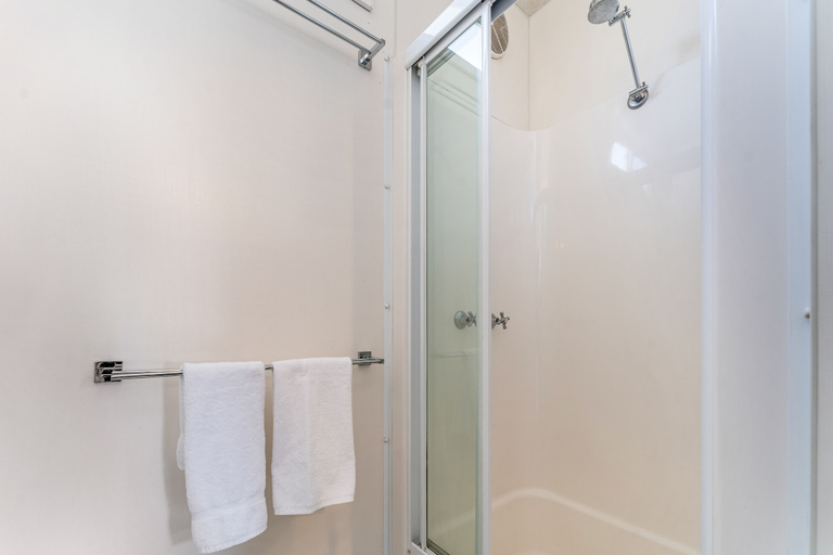 Bathroom 4, BIG4 Tasman Holiday Parks - Bendigo, Gr. Bendigo - Inner North