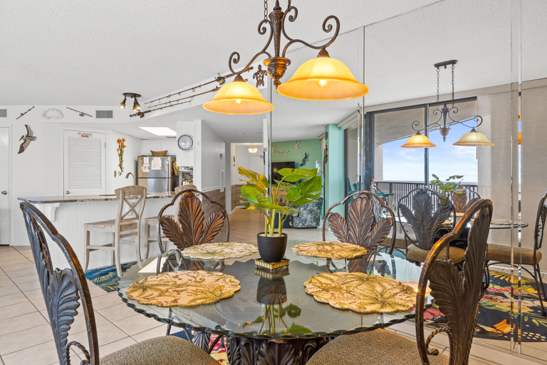 Food & Drinks 4, AquaVista by Book That Condo, Bay