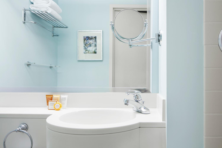 Bathroom 17