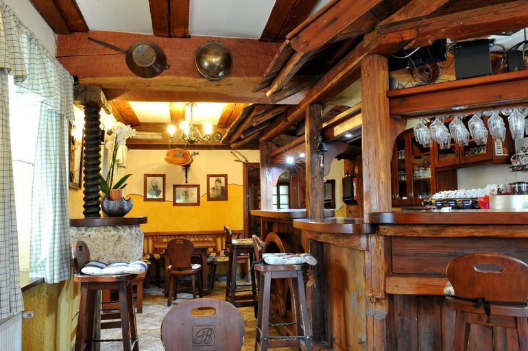 Food & Drinks 4, Gostilna in Prenocisca Brancurnik, Prevalje