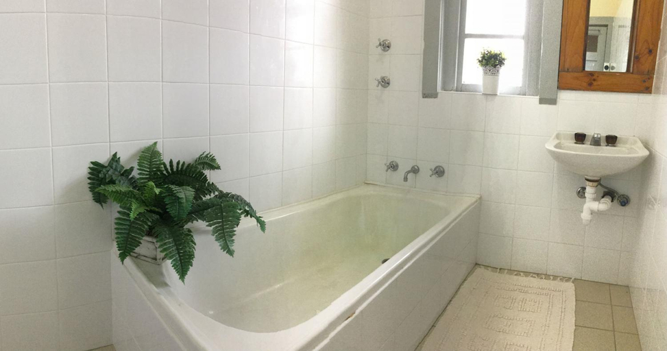 Bathroom 4, Katoomba Mountain Lodge, Blue Mountains