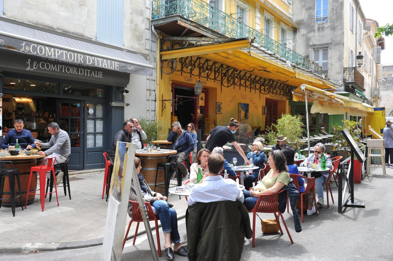 Food & Drinks, Loft Apartment , La Terrasse Centre Ville d'Arles,, Bouches-du-Rhône