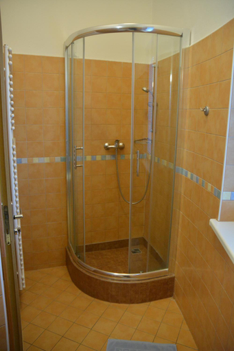 Bathroom 4, Penzion ve vezi, Karviná