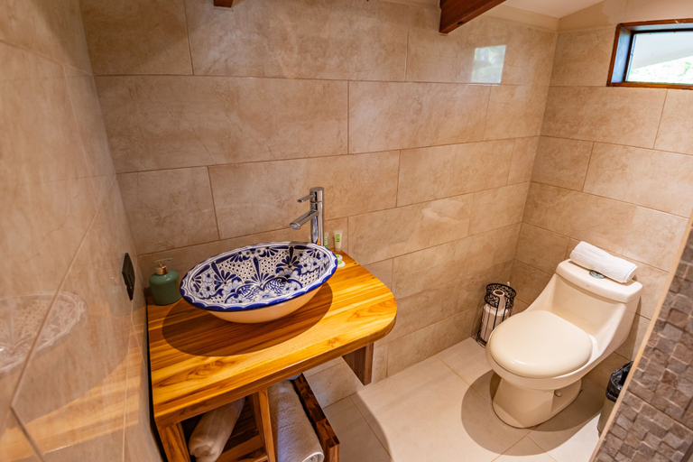Bathroom 5, Sunset Del Mar Resort, Parrita