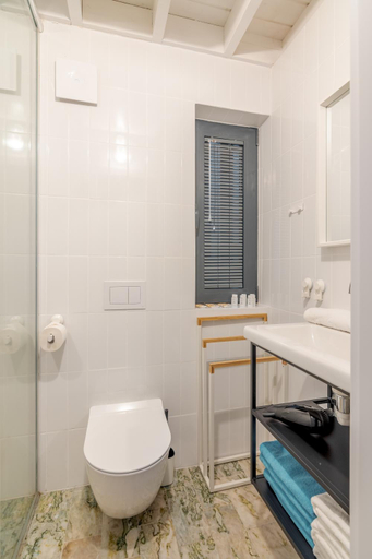 Bathroom 2, Lesna Kapiel, Jelenia Góra