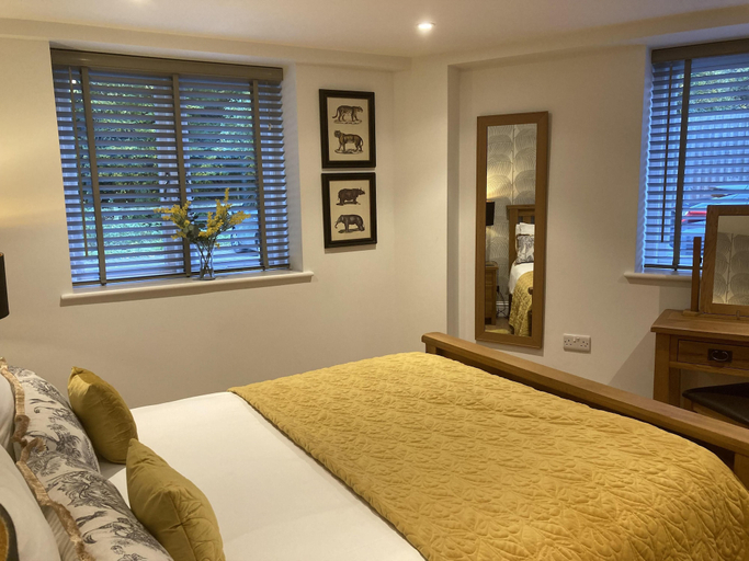 Bedroom 3, Streamside Apartments, Somerset