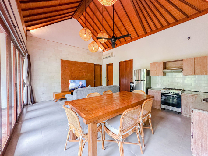 Dining Room 24