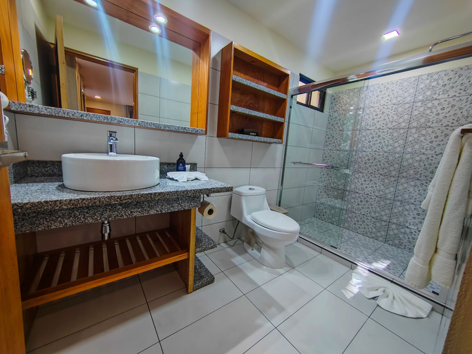 Bathroom 5, Sibu Boutique Hotel, Puntarenas