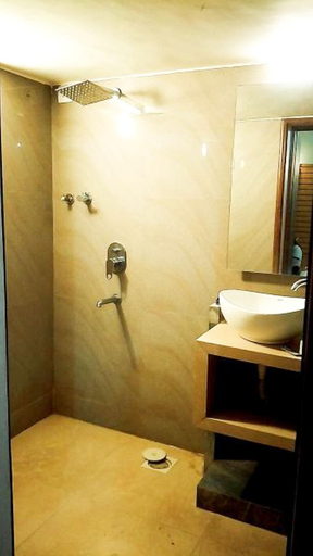 Bathroom 5, Mount View Executive The Valley Resort, Satara