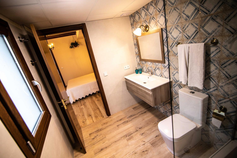 Bathroom 3, Maremar Suites, Alicante