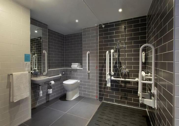 Bathroom 5, Holiday Inn Express EDINBURGH CITY CENTRE by IHG, Edinburgh
