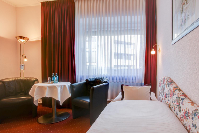 Bedroom 3, INA Hotel Consul, Kiel